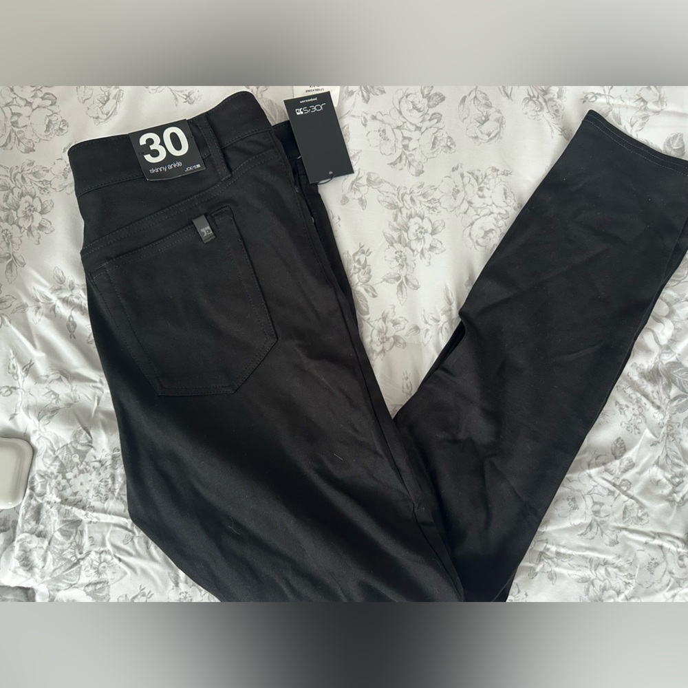 Joe’s Jeans skinny ankle black pants. 30 waist. NWT